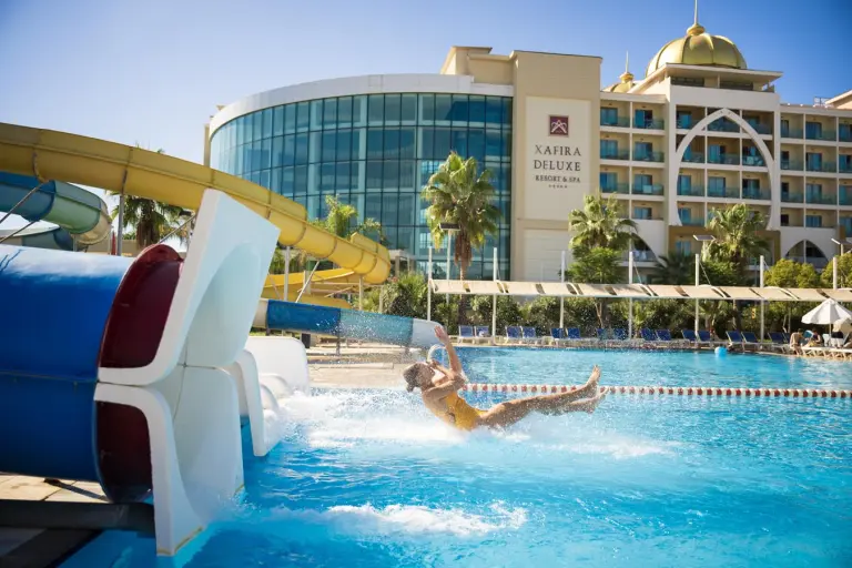 Beach & Pool