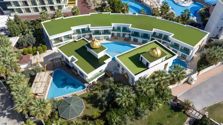 Beach &amp; Pool