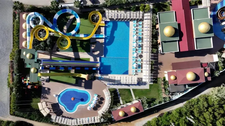 Beach &amp; Pool