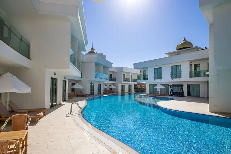 Relax Pool (3/4)
