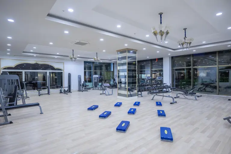 Fitness Center (3/4)
