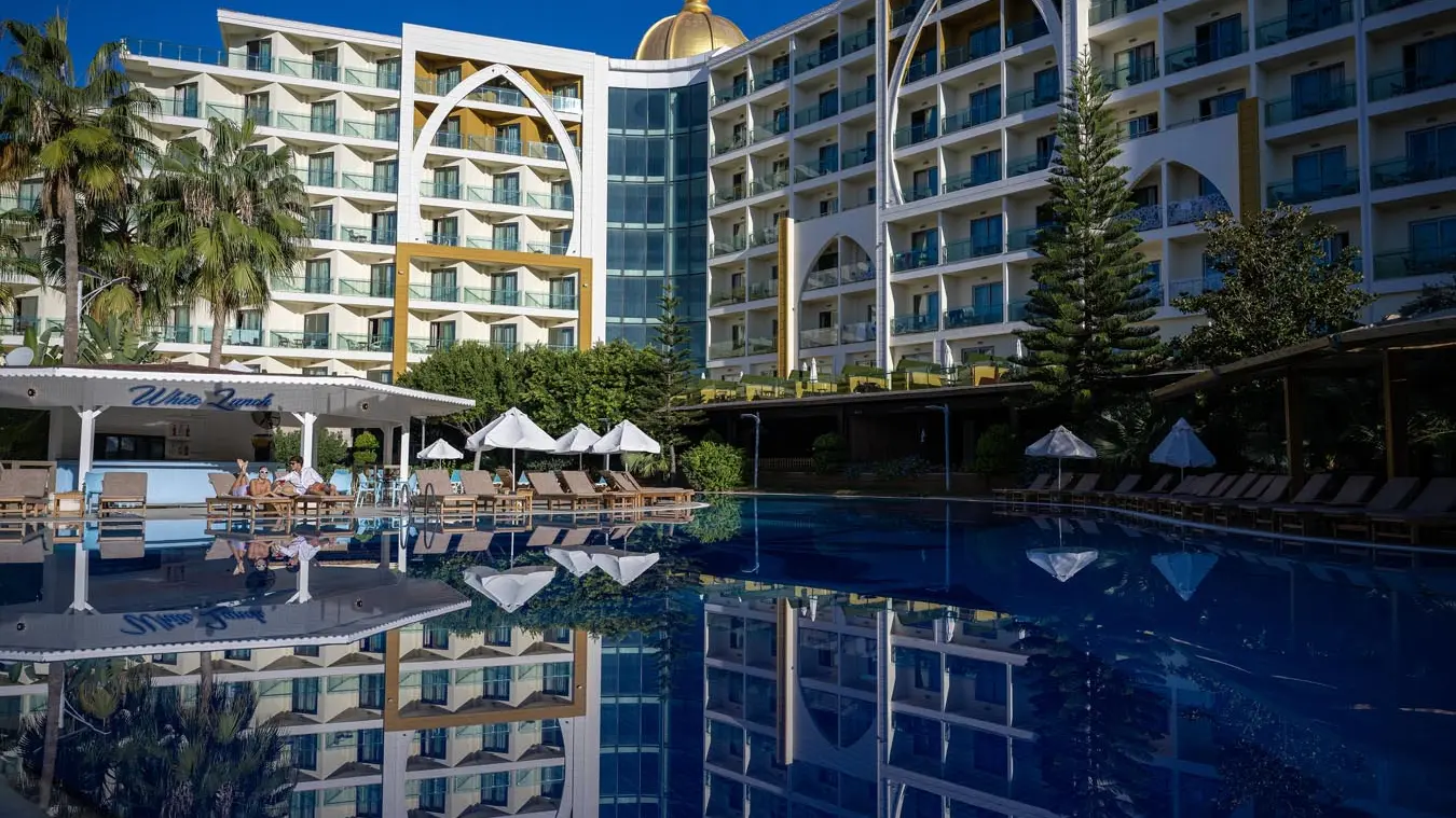 We are opening our doors for a dream holiday;